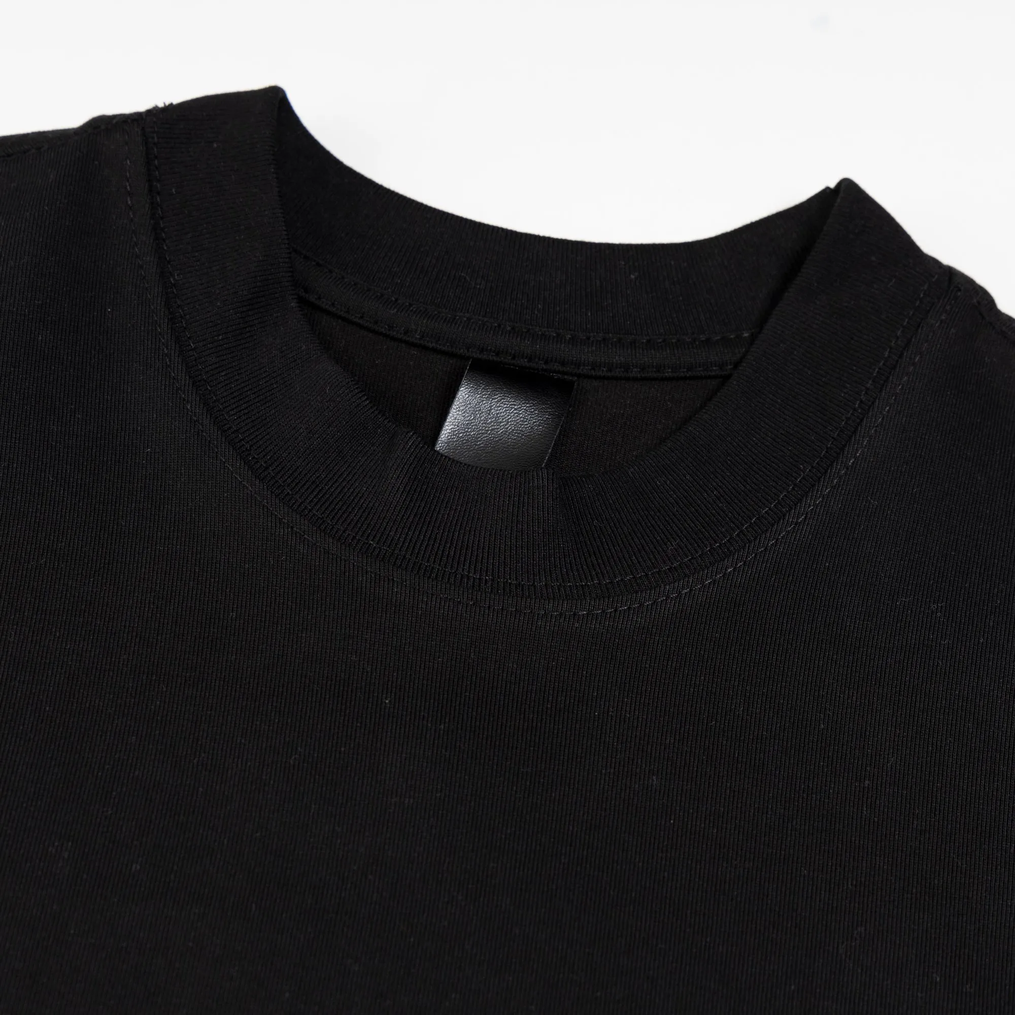 🅿️180 Style No. S026 CH Crow Heart Chest Cuffs Sanskrit Letters Back Long Vertical Cross Foam Printing Round Neck Short Sleeves Foam Printing Complete Packaging Complete with Three Labels Original Accessories 1:1 Main Marking Process Very High-end It Has Been Preshrunk at High Temperatures and Will Not Deform Easily After Repeated Washing Pure Cotton 280g High Weight 32 Count Double Yarn No Pilling No Fading Comfortable and Breathable Matching 1x1 Thread in the Same Cylinder Oversize loose version, can wear up to 220 pounds Color: white black Size: XS-L